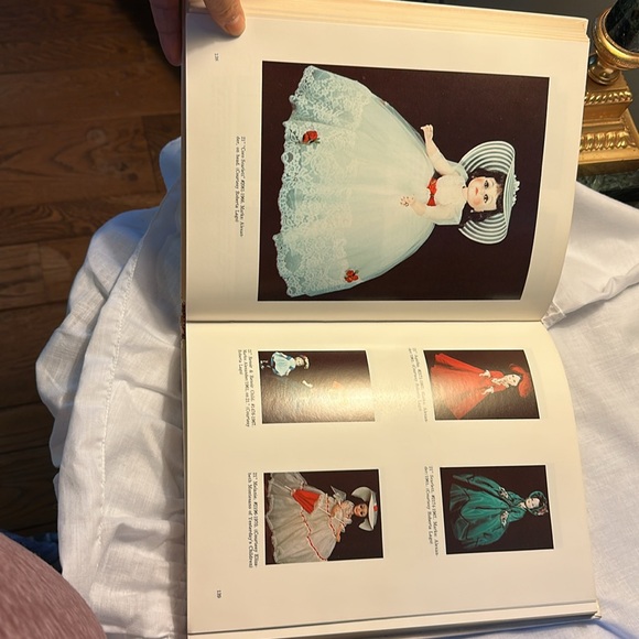 1978 Madame Alexander Collector's Dolls Book - Picture 10 of 16